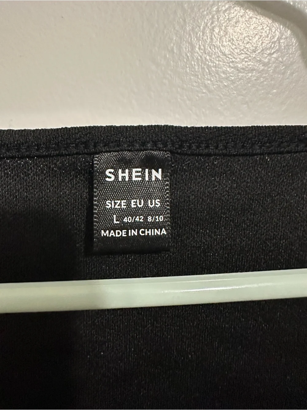 SHEIN Black Sweetheart Neck Puff Sleeve Crop Top